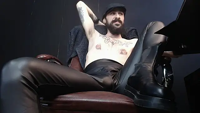 Snapshot of AxelColton chatting on February 19, 2025, 12:33 pm AxelColton online show from February 19, 2025, 12:33 pm