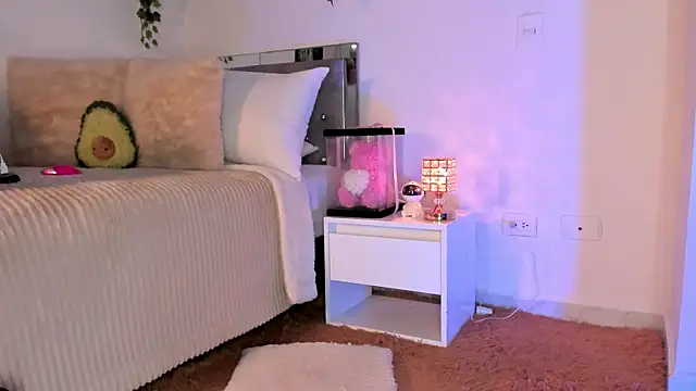 Snapshot of Alissonroses chatting on October 31, 2025, 11:55 pm Alissonroses online show from October 31, 2025, 11:55 pm