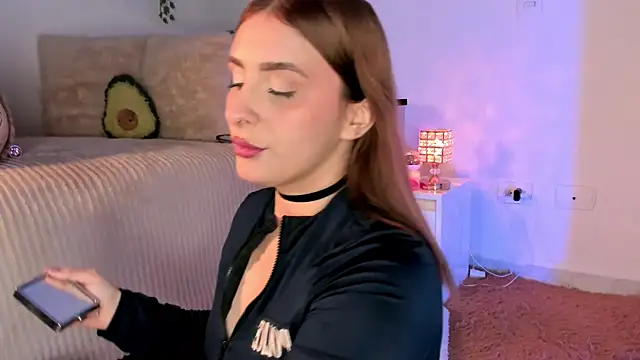 Snapshot of Alissonroses chatting on October 29, 2025, 10:52 pm Alissonroses online show from October 29, 2025, 10:52 pm