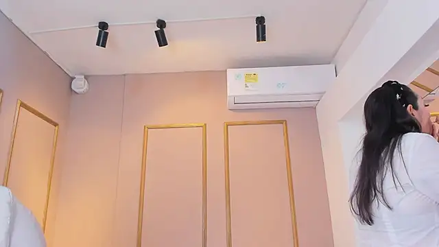 PerlaPreciosa online show from February 7, 2026, 4:09 am