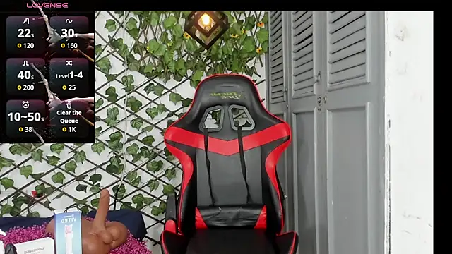 dani-lue online show from November 26, 2025, 12:16 pm