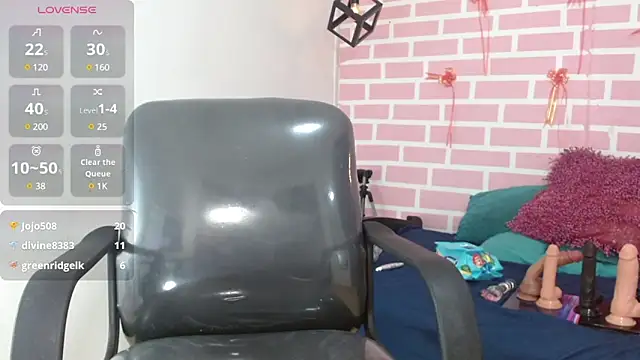 dani-lue online show from March 1, 2025, 6:21 pm