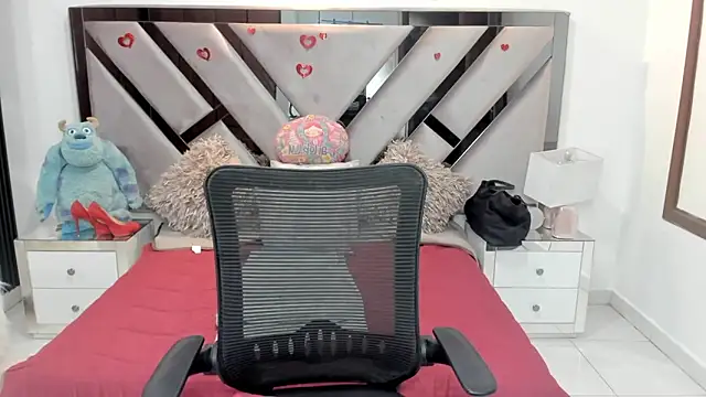 natalia5560 online show from November 6, 2025, 1:48 pm