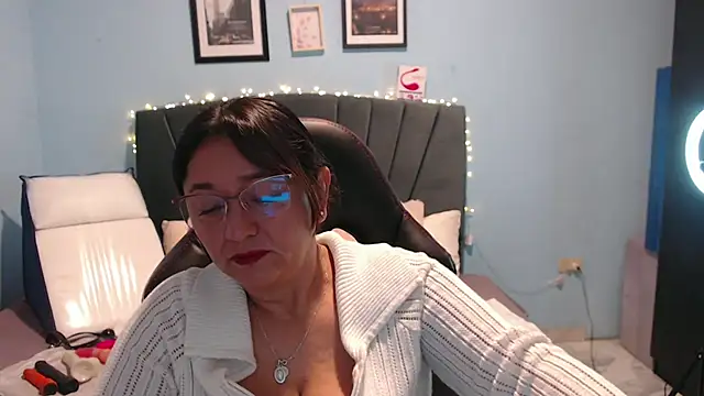 AngelRouss online show from March 1, 2025, 11:06 am