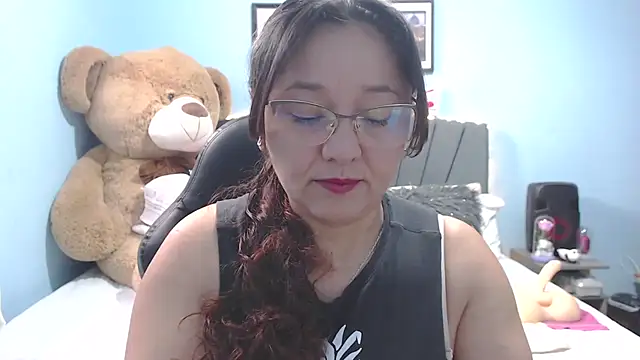 Snapshot of AngelRouss chatting on March 6, 2026, 2:45 pm AngelRouss online show from March 6, 2026, 2:45 pm