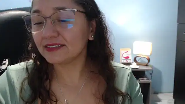 AngelRouss online show from March 6, 2025, 12:32 am