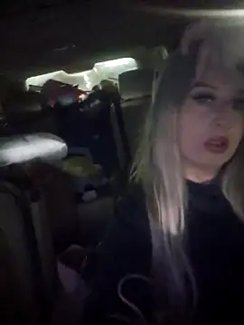 stunnaagirll online show from November 30, 2025, 3:51 am