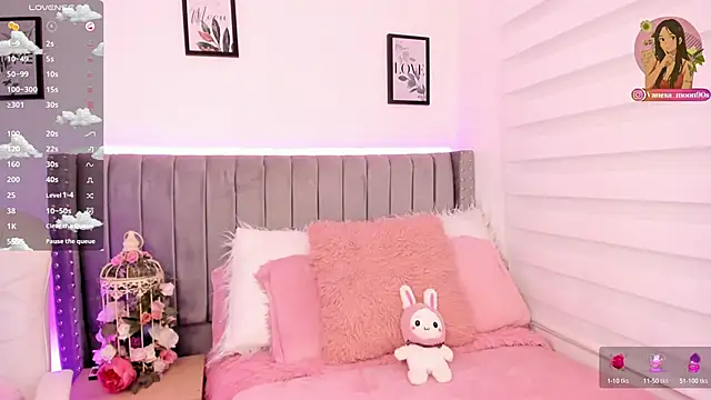 vanesa moon   online show from September 10, 2025, 11:15 pm