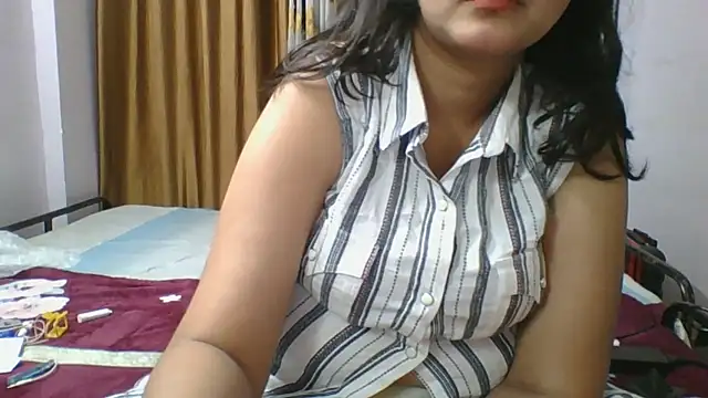 Riya Stream01 online show from April 28, 2026, 7:40 pm