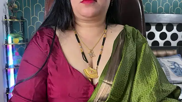 Snapshot of FlatVincy4 chatting on February 9, 2026, 6:11 am FlatVincy4 online show from February 9, 2026, 6:11 am