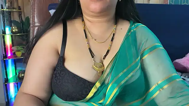 Snapshot of FlatVincy4 chatting on April 3, 2026, 4:13 pm FlatVincy4 online show from April 3, 2026, 4:13 pm