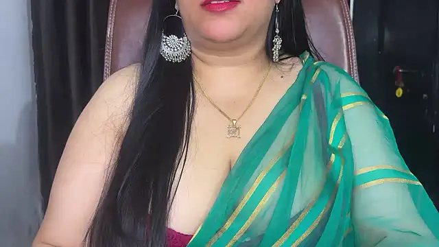 Snapshot of FlatVincy4 chatting on February 18, 2026, 4:14 pm FlatVincy4 online show from February 18, 2026, 4:14 pm