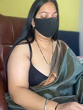 Snapshot of FlatVincy4 chatting on December 15, 2025, 5:13 am FlatVincy4 online show from December 15, 2025, 5:13 am