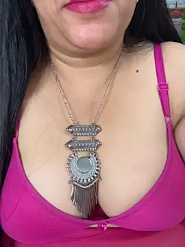 Snapshot of FlatVincy4 chatting on November 19, 2025, 4:07 pm FlatVincy4 online show from November 19, 2025, 4:07 pm