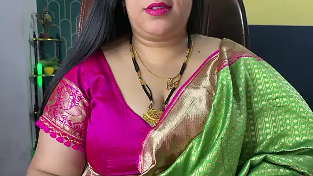 Snapshot of FlatVincy4 chatting on February 7, 2026, 4:09 am FlatVincy4 online show from February 7, 2026, 4:09 am