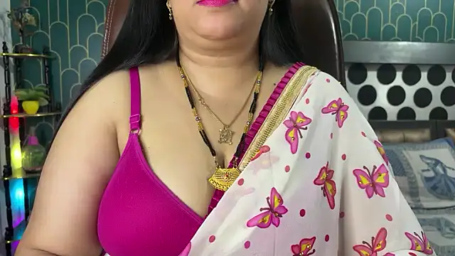 Snapshot of FlatVincy4 chatting on February 15, 2026, 7:31 am FlatVincy4 online show from February 15, 2026, 7:31 am