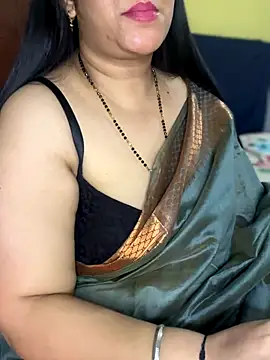 Snapshot of FlatVincy4 chatting on December 15, 2025, 5:19 pm FlatVincy4 online show from December 15, 2025, 5:19 pm