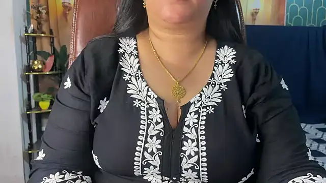 Snapshot of FlatVincy4 chatting on April 14, 2026, 4:23 pm FlatVincy4 online show from April 14, 2026, 4:23 pm