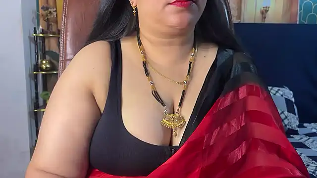 Snapshot of FlatVincy4 chatting on April 7, 2026, 8:49 am FlatVincy4 online show from April 7, 2026, 8:49 am