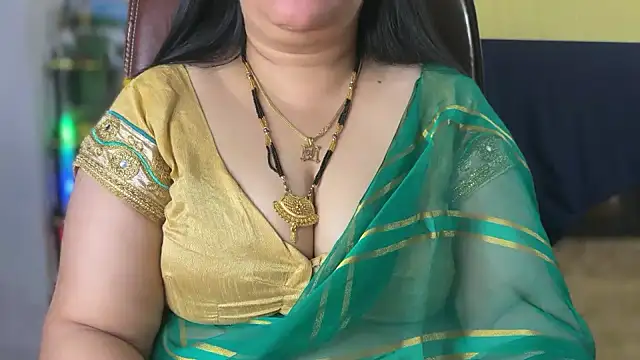 Snapshot of FlatVincy4 chatting on February 5, 2026, 4:19 am FlatVincy4 online show from February 5, 2026, 4:19 am