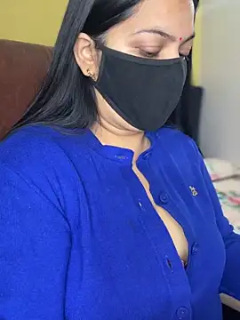 Snapshot of FlatVincy4 chatting on December 19, 2025, 4:05 am FlatVincy4 online show from December 19, 2025, 4:05 am