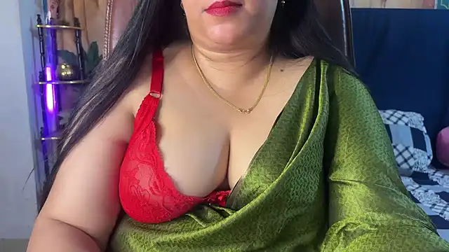 Snapshot of FlatVincy4 chatting on April 4, 2026, 4:24 pm FlatVincy4 online show from April 4, 2026, 4:24 pm