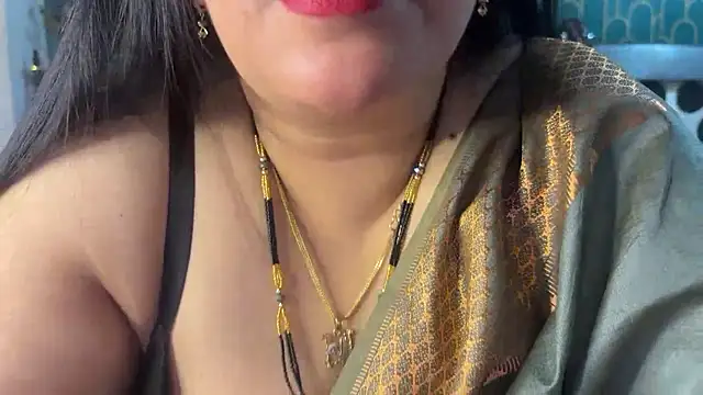 Snapshot of FlatVincy4 chatting on February 20, 2026, 5:04 am FlatVincy4 online show from February 20, 2026, 5:04 am