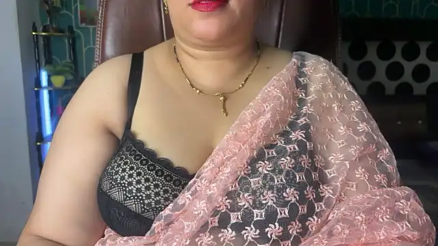 Snapshot of FlatVincy4 chatting on February 23, 2026, 3:34 pm FlatVincy4 online show from February 23, 2026, 3:34 pm