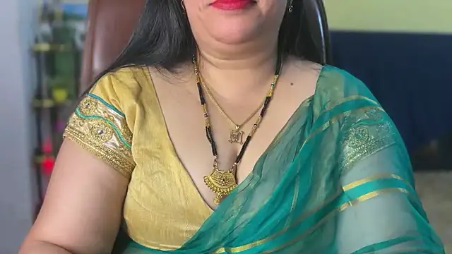 Snapshot of FlatVincy4 chatting on February 5, 2026, 4:25 pm FlatVincy4 online show from February 5, 2026, 4:25 pm