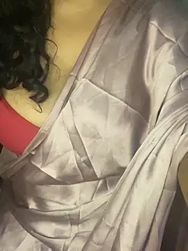 hot menka online show from March 18, 2025, 2:28 pm