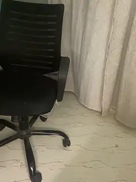 hot menka online show from March 18, 2025, 5:44 pm