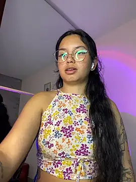 Snapshot of Rosita_forever_ chatting on April 30, 2026, 8:57 pm Rosita forever online show from April 30, 2026, 8:57 pm