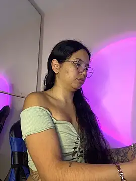 Snapshot of Rosita_forever_ chatting on April 1, 2026, 2:03 pm Rosita forever online show from April 1, 2026, 2:03 pm