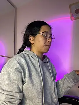 Snapshot of Rosita_forever_ chatting on April 8, 2026, 6:59 am Rosita forever online show from April 8, 2026, 6:59 am