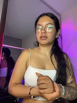 Snapshot of Rosita_forever_ chatting on April 17, 2026, 9:45 am Rosita forever online show from April 17, 2026, 9:45 am