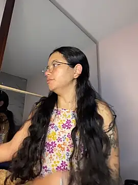 Snapshot of Rosita_forever_ chatting on May 1, 2026, 9:14 am Rosita forever online show from May 1, 2026, 9:14 am