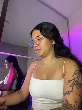 Snapshot of Rosita_forever_ chatting on April 17, 2026, 9:50 pm Rosita forever online show from April 17, 2026, 9:50 pm
