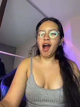 Snapshot of Rosita_forever_ chatting on April 24, 2026, 5:42 am Rosita forever online show from April 24, 2026, 5:42 am