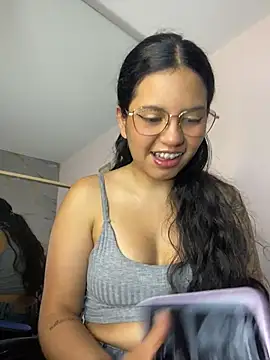 Snapshot of Rosita_forever_ chatting on June 24, 2026, 5:11 pm Rosita forever online show from June 24, 2026, 5:11 pm