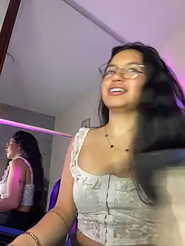 Snapshot of Rosita_forever_ chatting on May 11, 2026, 2:56 pm Rosita forever online show from May 11, 2026, 2:56 pm