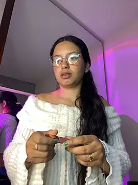 Snapshot of Rosita_forever_ chatting on May 7, 2026, 4:32 pm Rosita forever online show from May 7, 2026, 4:32 pm