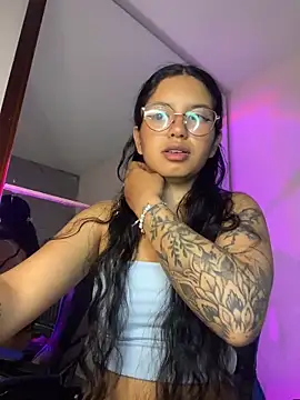 Snapshot of Rosita_forever_ chatting on May 23, 2026, 3:11 pm Rosita forever online show from May 23, 2026, 3:11 pm