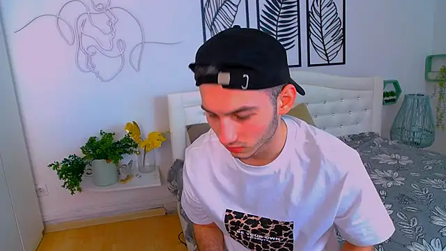 Snapshot of Devin_Jay chatting on February 20, 2025, 7:41 pm Devin Jay online show from February 20, 2025, 7:41 pm