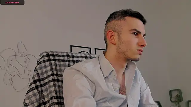 Snapshot of Devin_Jay chatting on February 10, 2025, 7:38 pm Devin Jay online show from February 10, 2025, 7:38 pm