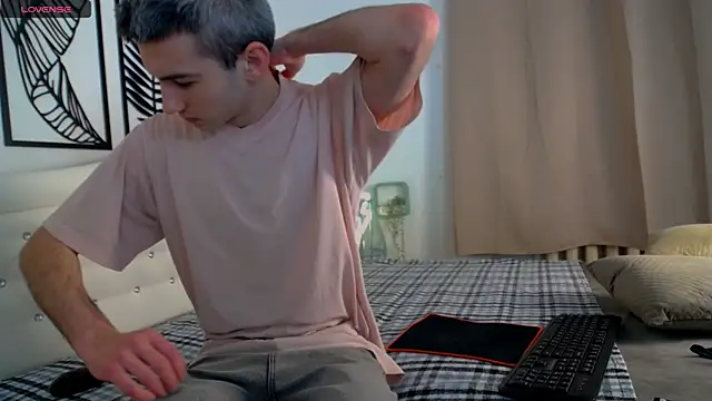 Snapshot of Devin_Jay chatting on February 2, 2025, 7:35 pm Devin Jay online show from February 2, 2025, 7:35 pm