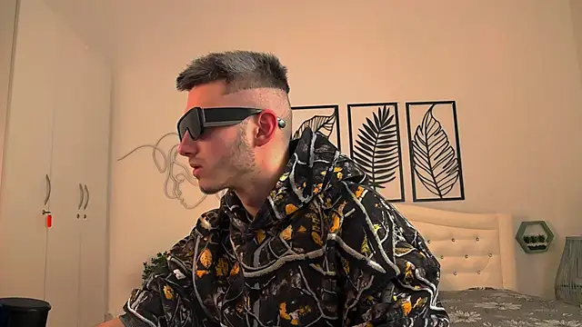 Snapshot of Devin_Jay chatting on February 27, 2025, 1:52 am Devin Jay online show from February 27, 2025, 1:52 am