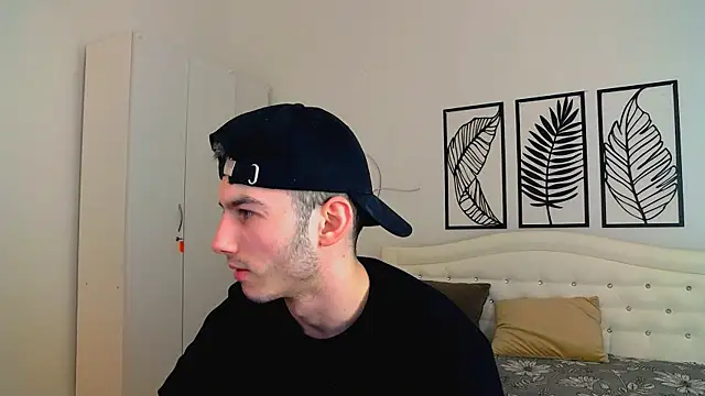 Snapshot of Devin_Jay chatting on February 21, 2025, 9:22 pm Devin Jay online show from February 21, 2025, 9:22 pm