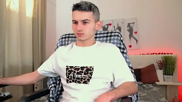 Snapshot of Devin_Jay chatting on March 7, 2025, 1:29 pm Devin Jay online show from March 7, 2025, 1:29 pm