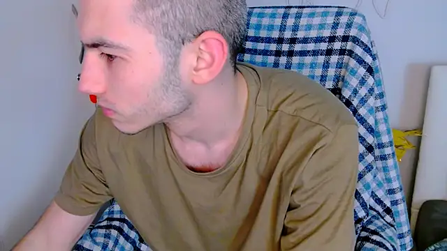 Snapshot of Devin_Jay chatting on February 18, 2025, 4:58 am Devin Jay online show from February 18, 2025, 4:58 am