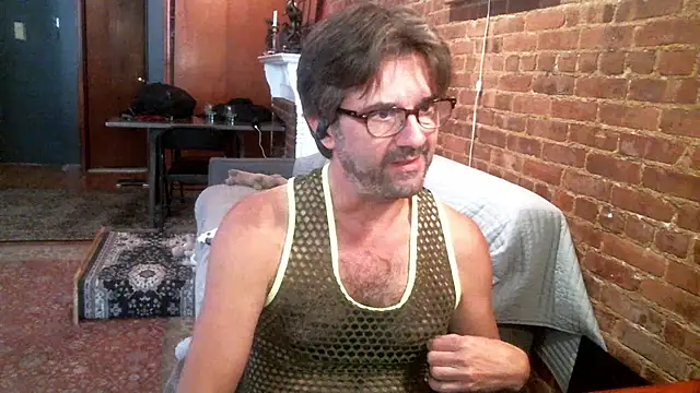 Snapshot of Johnny_Bottoms chatting on October 19, 2025, 5:26 pm Johnny Bottoms online show from October 19, 2025, 5:26 pm